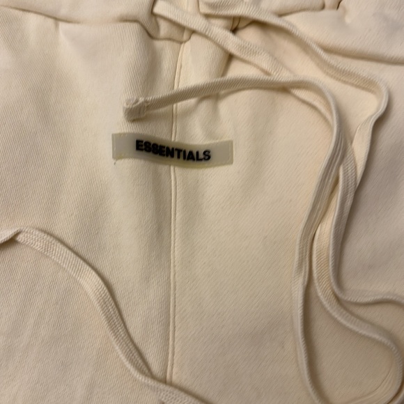 Essentials 🤎 - Picture 4 of 6